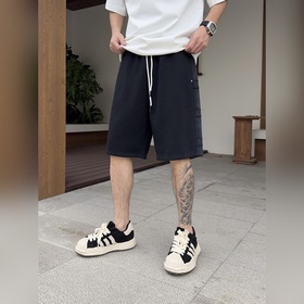 Balenciaga С тремя логотипами Новинк