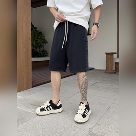 Balenciaga С тремя логотипами Новинк