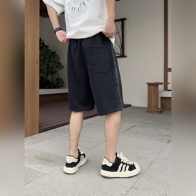 Balenciaga С тремя логотипами Новинк