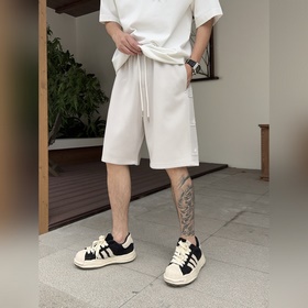 Balenciaga С тремя логотипами Новинк