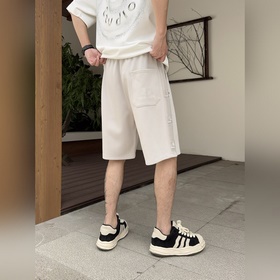 Balenciaga С тремя логотипами Новинк