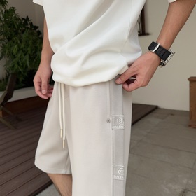 Balenciaga С тремя логотипами Новинк