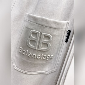 Новая коллекция брюк и джинсов Balenci