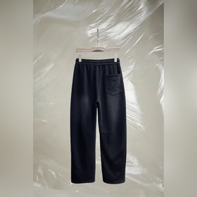 Balenciaga — новые брюки в стиле кэжуа