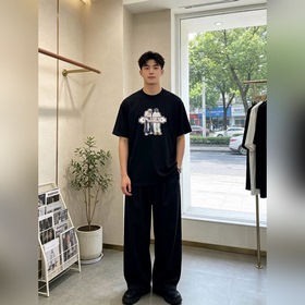 Balenciaga： новая модель мужской повсе