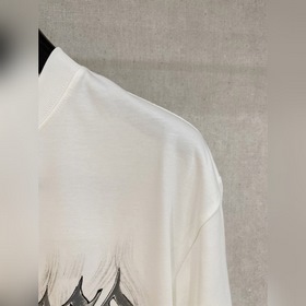 Balenciaga： модная и лаконичная футбол