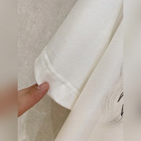Balenciaga： модная и лаконичная футбол