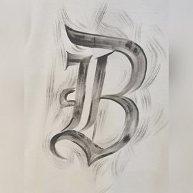 Balenciaga： модная и лаконичная футбол