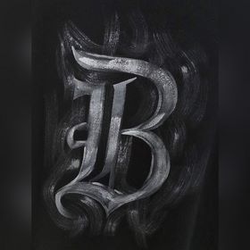 Balenciaga： модная и лаконичная футбол
