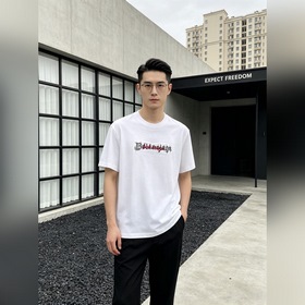 Новая коллекция Balenciaga весна-лето 
