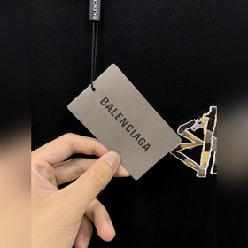 Новая коллекция Balenciaga весна-лето 