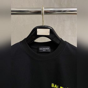 Balenciaga — новая модель 2026 года： м