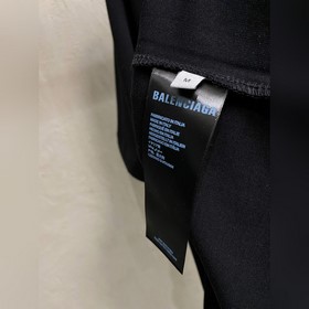 Balenciaga — новая модель 2026 года： м