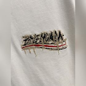 Balenciaga： модная и лаконичная модная
