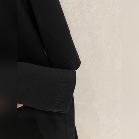 Balenciaga： модная и лаконичная футбол