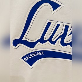 Balenciaga： модная и лаконичная футбол