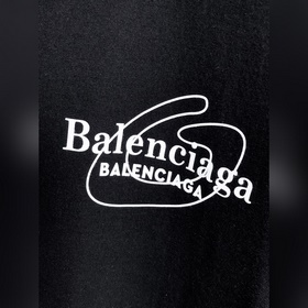 Balenciaga С тремя логотипами Новинк