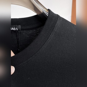Balenciaga С тремя логотипами Новинк