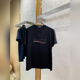 Balenciaga С тремя логотипами Новинк