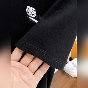 Balenciaga С тремя логотипами Новинк