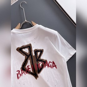 Новая коллекция Balenciaga весна-лето 