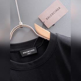 Новая коллекция Balenciaga весна-лето 