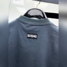 Balenciaga представляет новую летнюю к