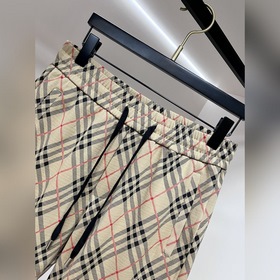Burberry  berry — новая весенняя кол