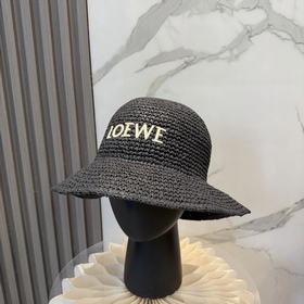 Новая соломенная шляпа от CELINE из ра