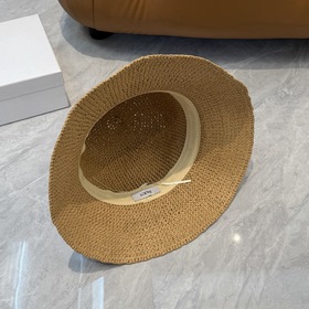 Новая соломенная шляпа CELINE из рафии