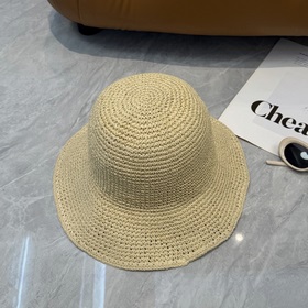 Новая соломенная шляпа CELINE из рафии