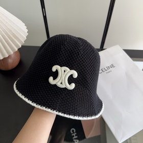 Рыбацкая кепка Celine — лаконичная мод