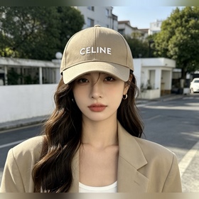 CELINE (Селин) — новая бейсболка в лак