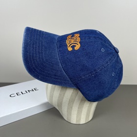 [CELINE] Новая коллекция в лаконичном 