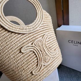 Серия плетеных сумок CELINE из рафии. 