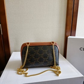 Новинка сезона от TRIOMPHE — сумка из 