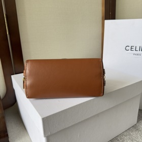 Новинка от CELIN： ретро-сумочка «TRIOM