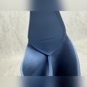 Новинка в продаже  Новая сумка HOBO с