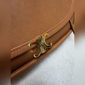 Сумка Halfmoon Soft Triomphe в форме п