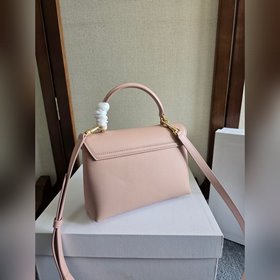 Новинка в продаже： сумка CE «Триумфаль