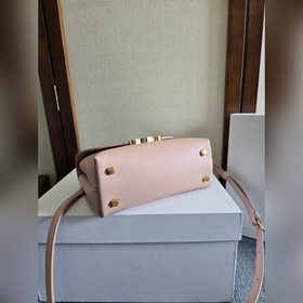 Новинка в продаже： сумка CE «Триумфаль