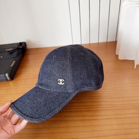 Новая бейсболка от Chanel CHANEL： клас