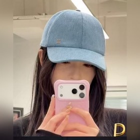 Новая бейсболка от Chanel CHANEL： клас