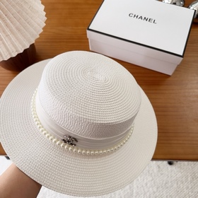 Новая плоская соломенная шляпа CHANEL
