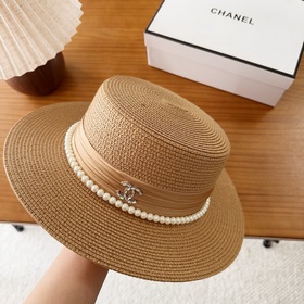Новая плоская соломенная шляпа CHANEL