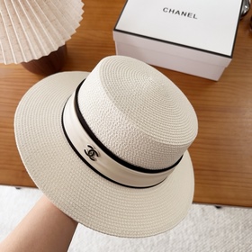 Новая плоская соломенная шляпа CHANEL