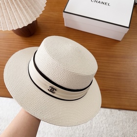 Новая плоская соломенная шляпа CHANEL