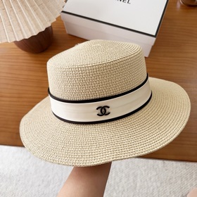 Новая плоская соломенная шляпа CHANEL