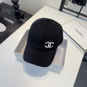 Новая бейсболка от Chanel — эксклюзивн