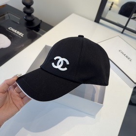 Новая бейсболка от Chanel — эксклюзивн